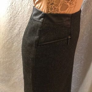Tweed pencil skirt